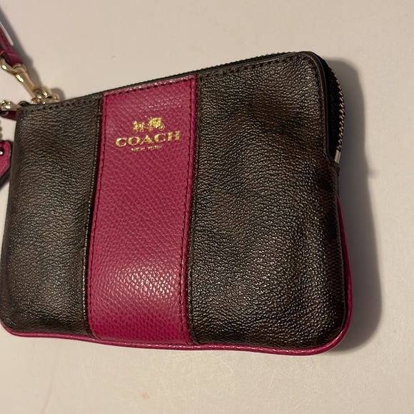 Coach Vintage Y2K Logo Leather Wristlet Pouch - Picture 6 of 7